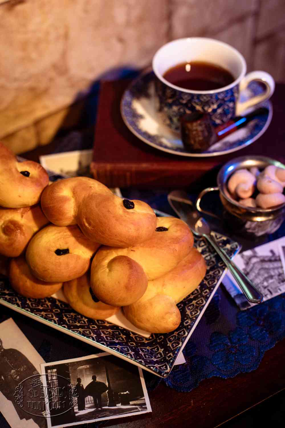 Carry Out Fine Dining Albuquerque - Sherlock Holmes Theme - Brioche Breads with Raisin Butter Carry Out Fine Dining Albuquerque - Sherlock Holmes Theme - Brioche Breads