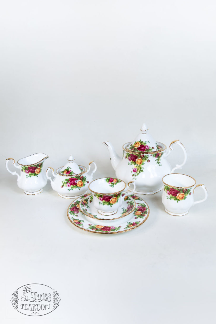 Fine China: Royal Albert Old Country Roses 3-Piece Tea Set - Image 3